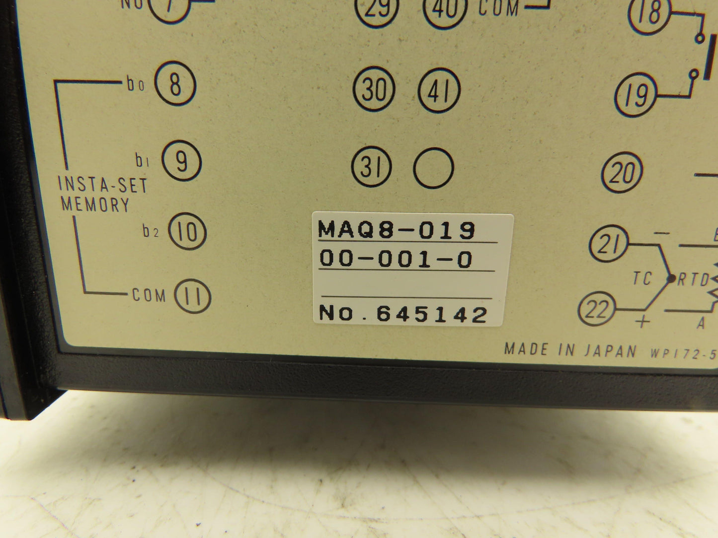 Barber Coleman MAQ 8-01900-001-0 Limitrol Temperature Controller 1/4 DIN Scratch