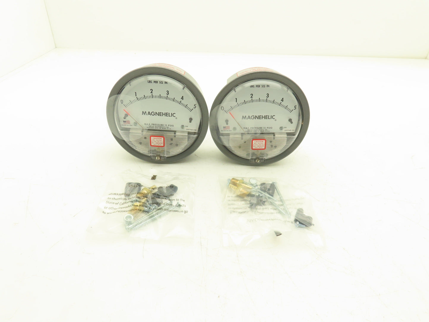 Dwyer 2205 Magnehelic Differential Pressure Gauge 0-6" 15 PSIG