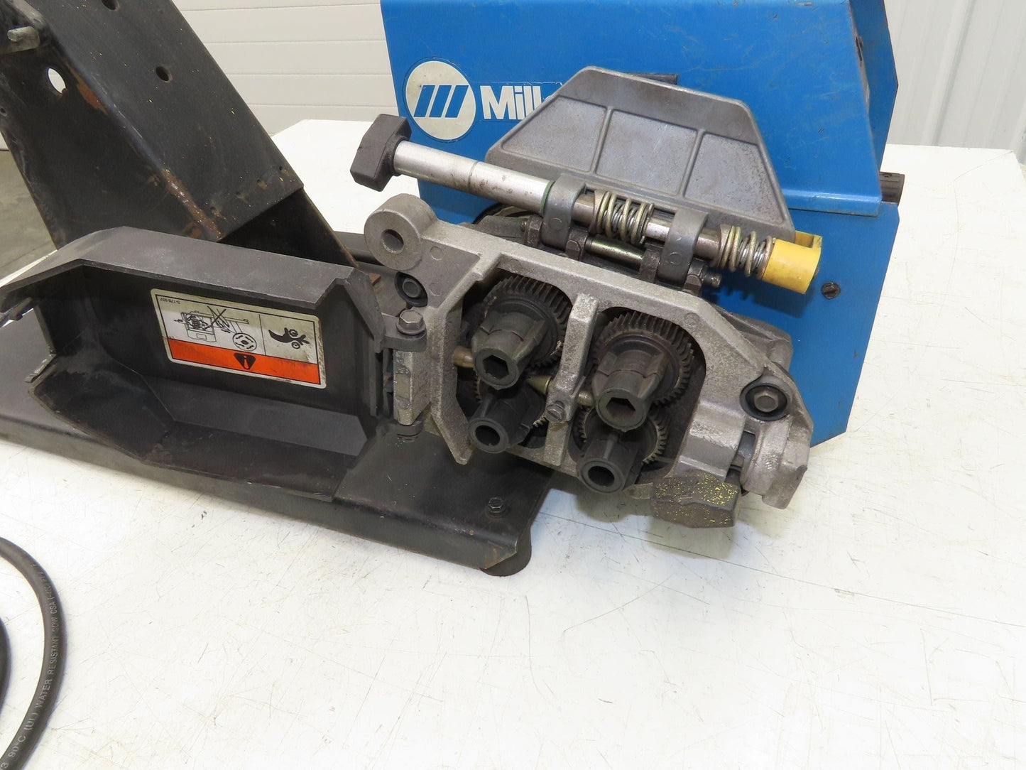 Miller S-64 Mig Welder Wire Feeder 24V Series 60 Millermatic Single Spool