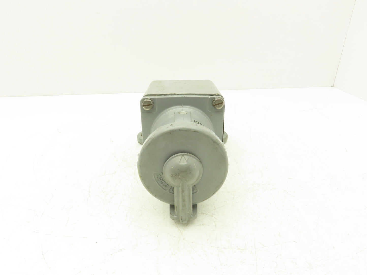 Hubbell HBL460RS2W Receptacle 60A 250VDC 600VAC 3 Pole 4 Wire & Angle Back Box