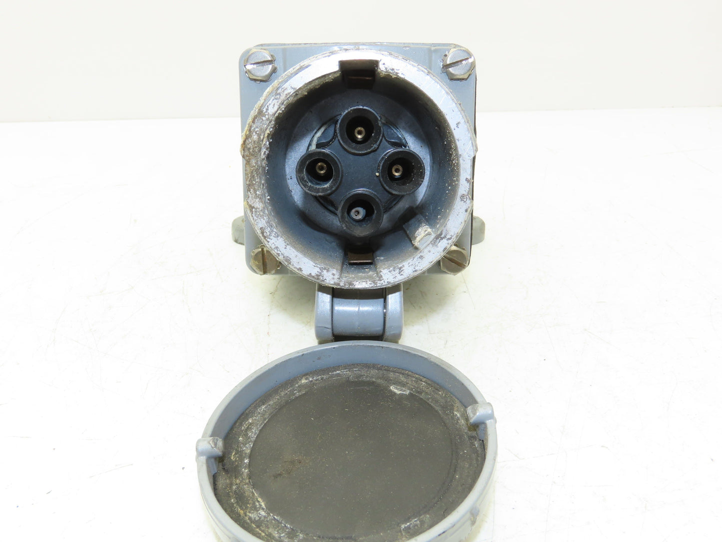 Hubbell HBL460RS2W Receptacle 60A 250VDC 600VAC 3 Pole 4 Wire & Angle Back Box