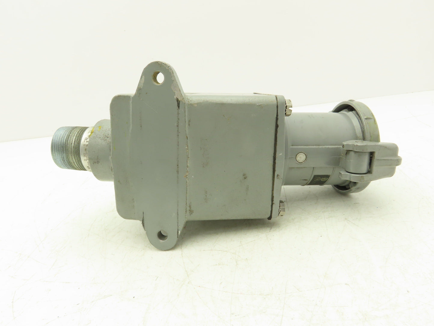Hubbell HBL460RS2W Receptacle 60A 250VDC 600VAC 3 Pole 4 Wire & Angle Back Box
