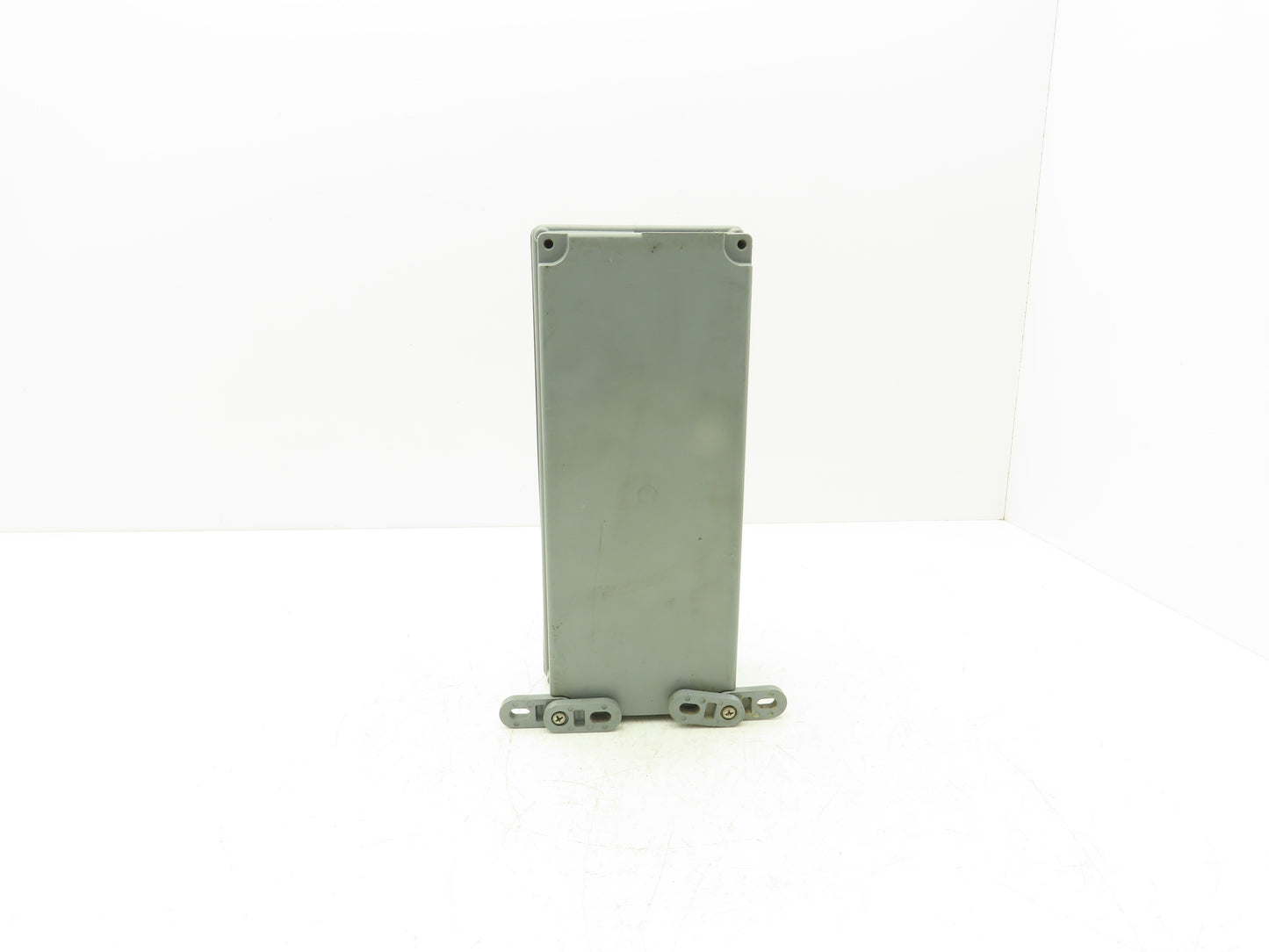 Hubbell SE HBL 3 Switched Hubbellock Enclosure 30A 600VAC