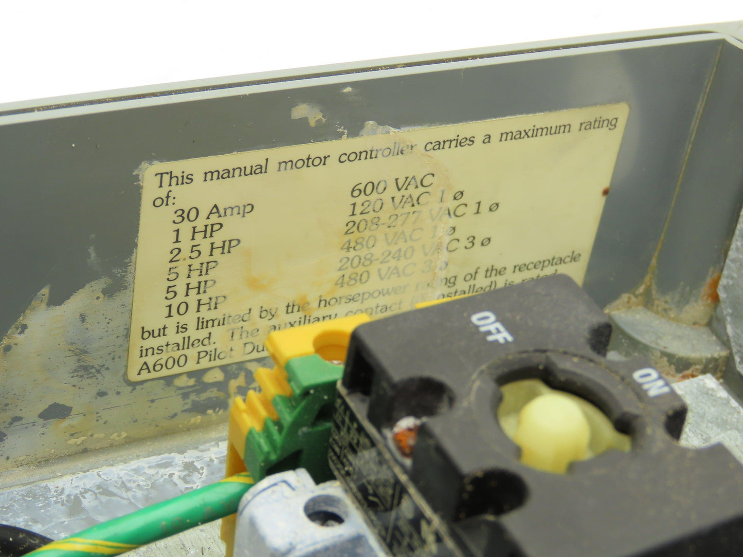 Hubbell SE HBL 3 Switched Hubbellock Enclosure 30A 600VAC