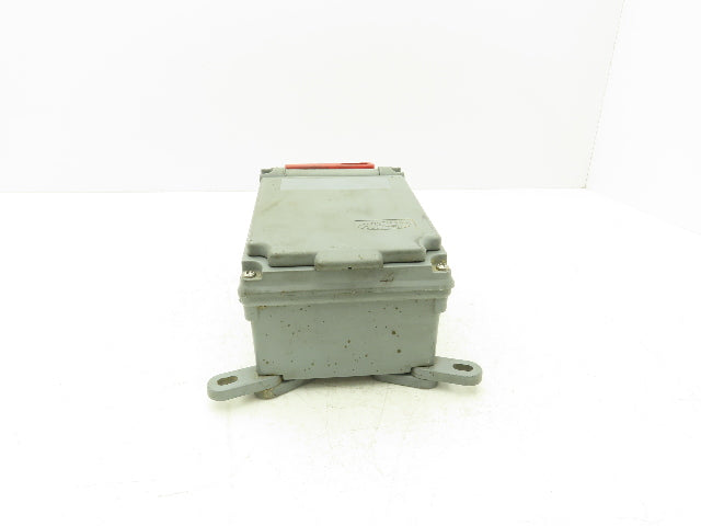 Hubbell SE HBL 3 Switched Hubbellock Enclosure 30A 600VAC