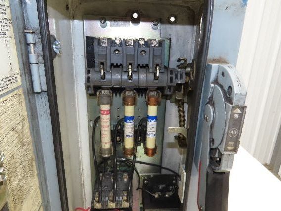 Allen Bradley 512-BJB-1-4G-6-24 Combination Starter NEMA Size 0 Fusible 600V 3ph