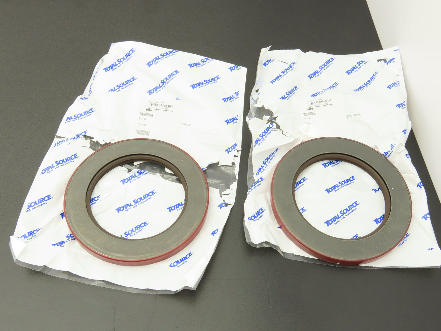 Hyster HY2035569 Oil Seal 6-1/4" OD 4-3/8" ID 1/2" W Lot of 2