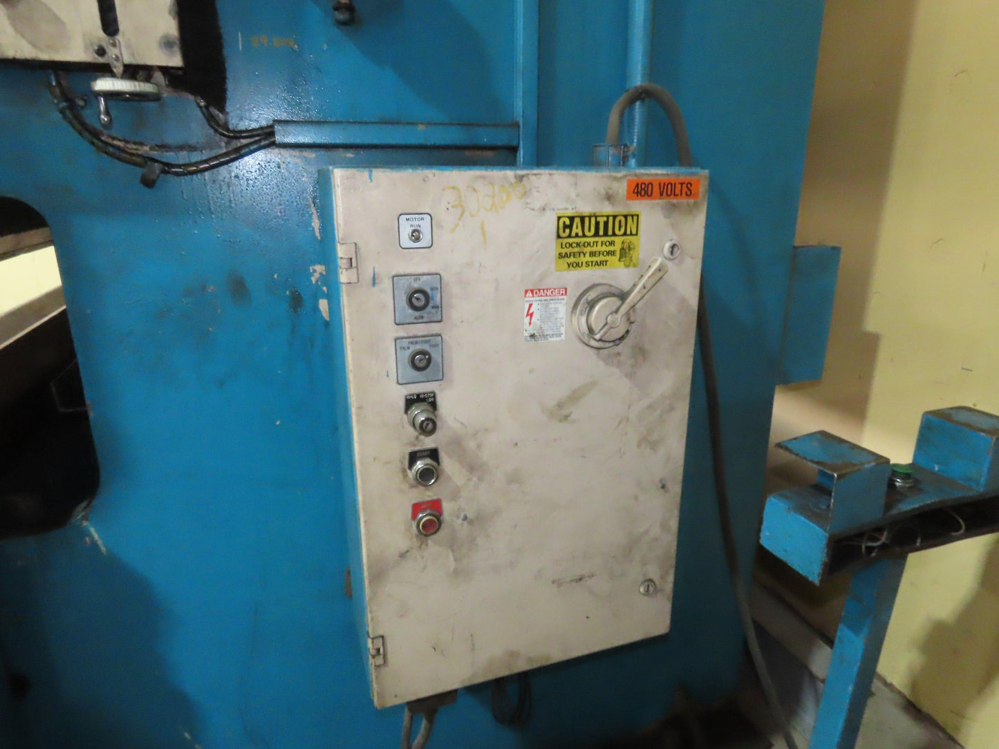 Wysong MTH250-120 Hydraulic Press Brake 10' x 3/8" 250 Ton 20Hp
