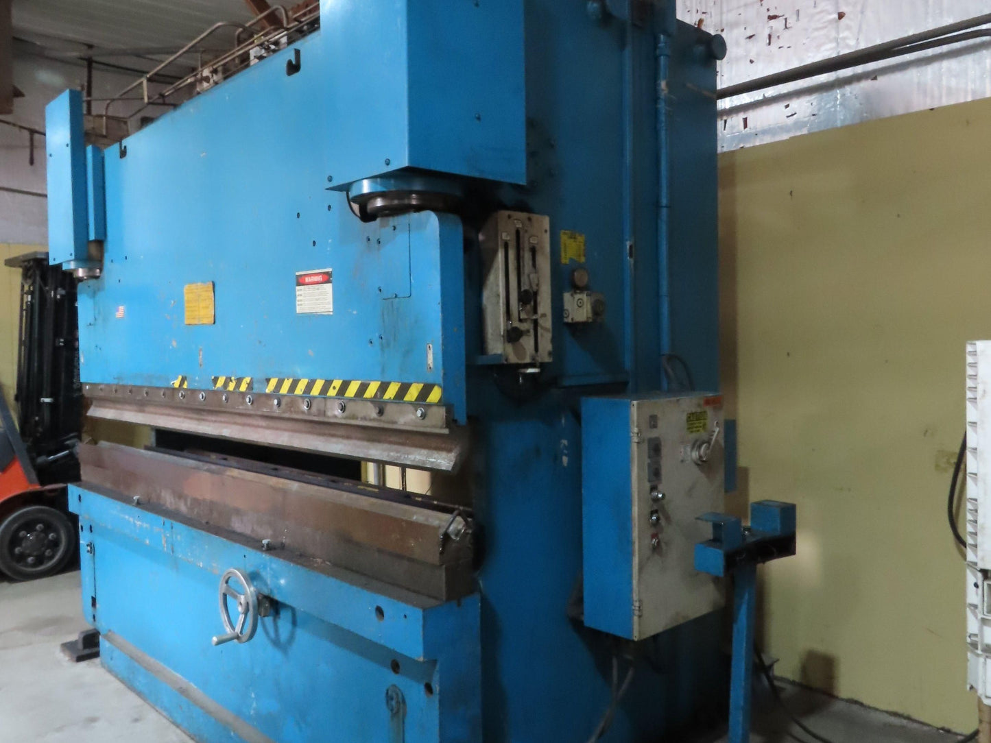 Wysong MTH250-120 Hydraulic Press Brake 10' x 3/8" 250 Ton 20Hp