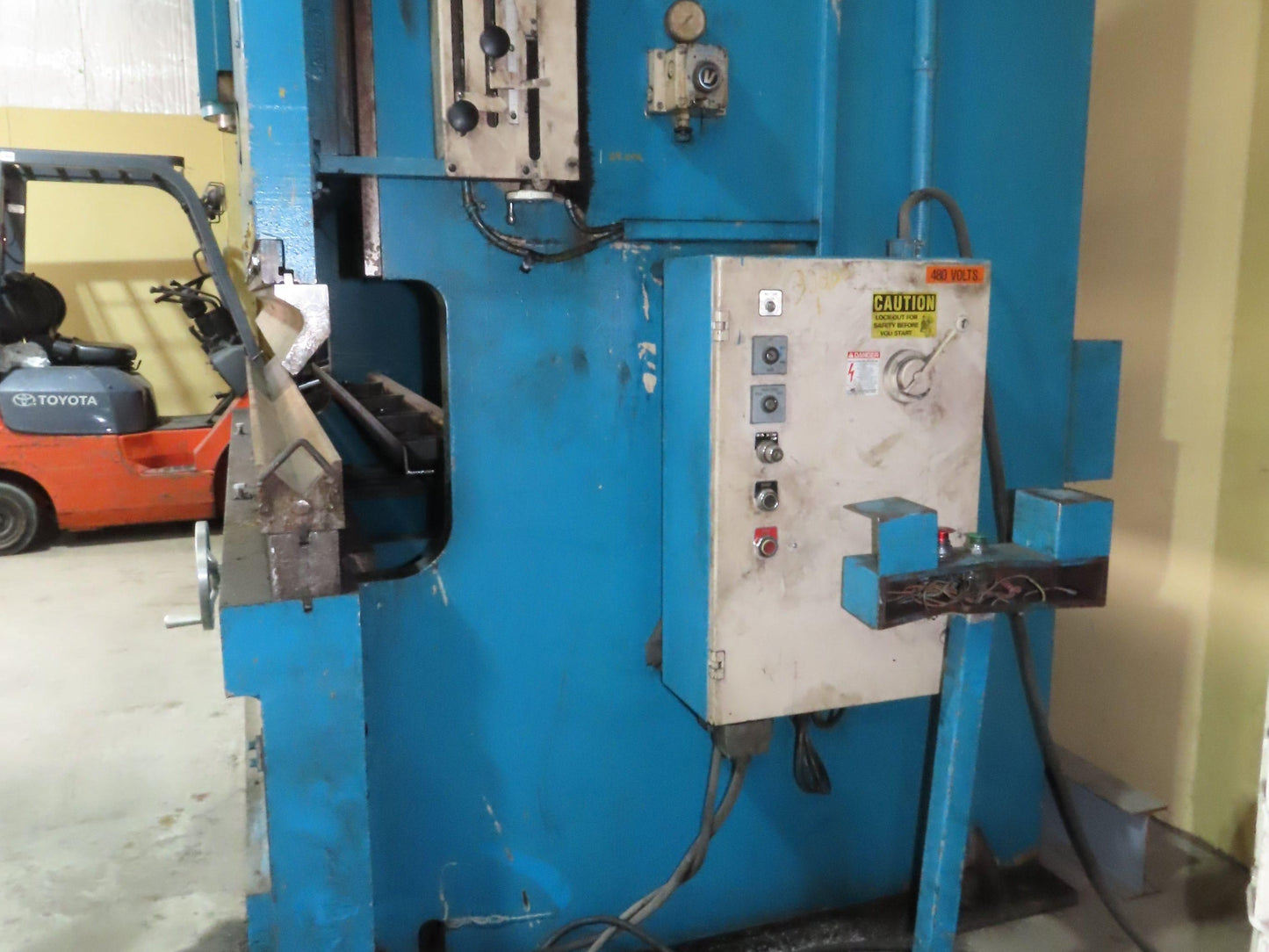 Wysong MTH250-120 Hydraulic Press Brake 10' x 3/8" 250 Ton 20Hp