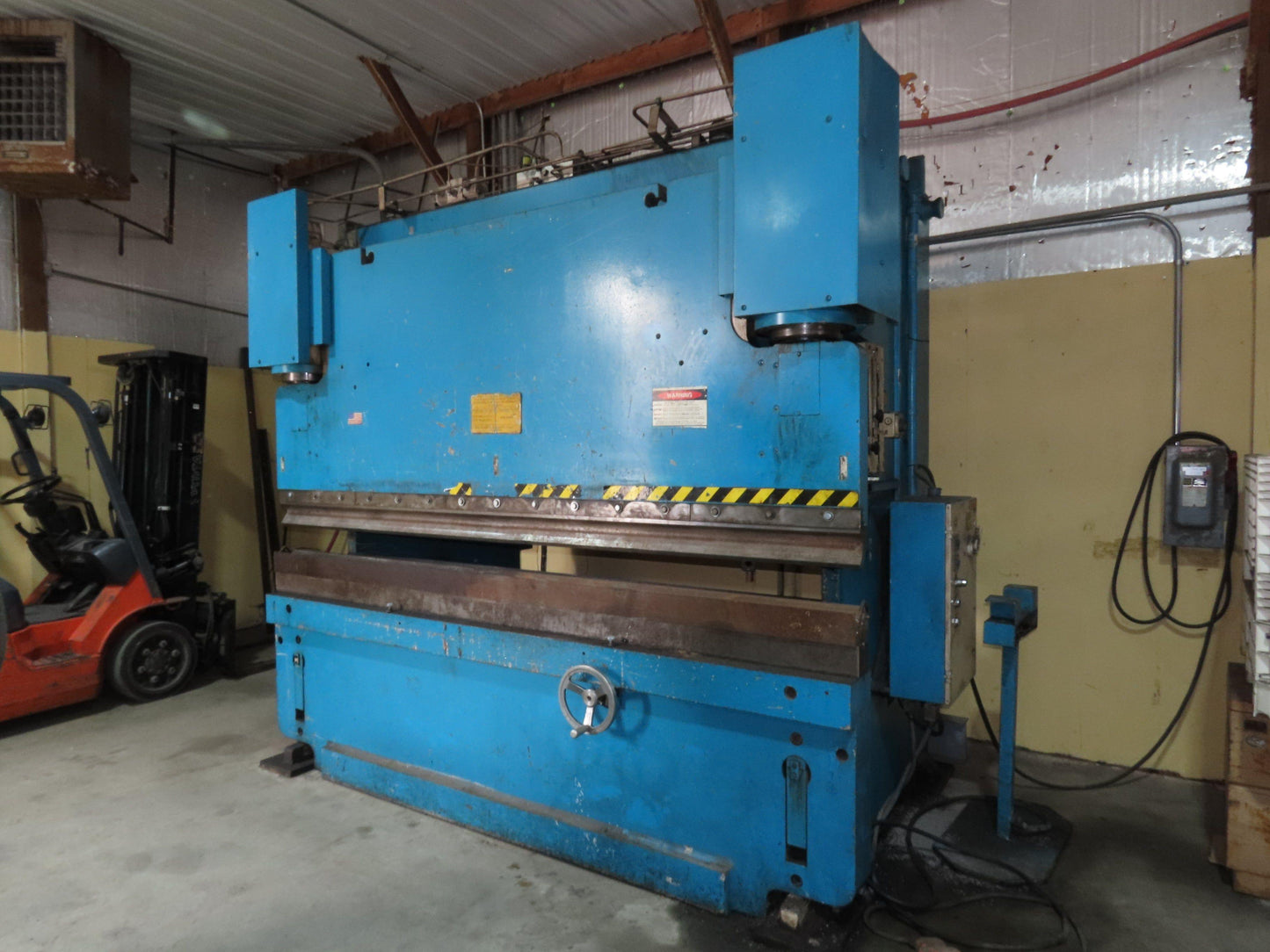 Wysong MTH250-120 Hydraulic Press Brake 10' x 3/8" 250 Ton 20Hp