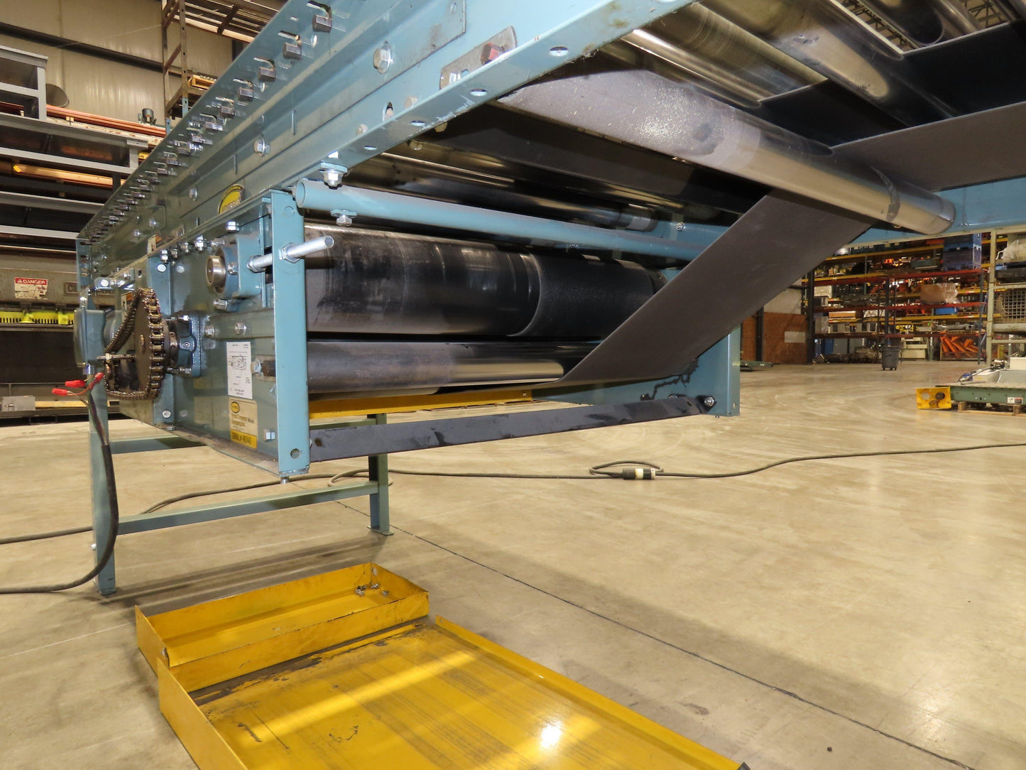 Hytrol 36"x 28' Accumulation Roller Conveyor 2Hp 460V 3PH 105 FPM Belt Drive