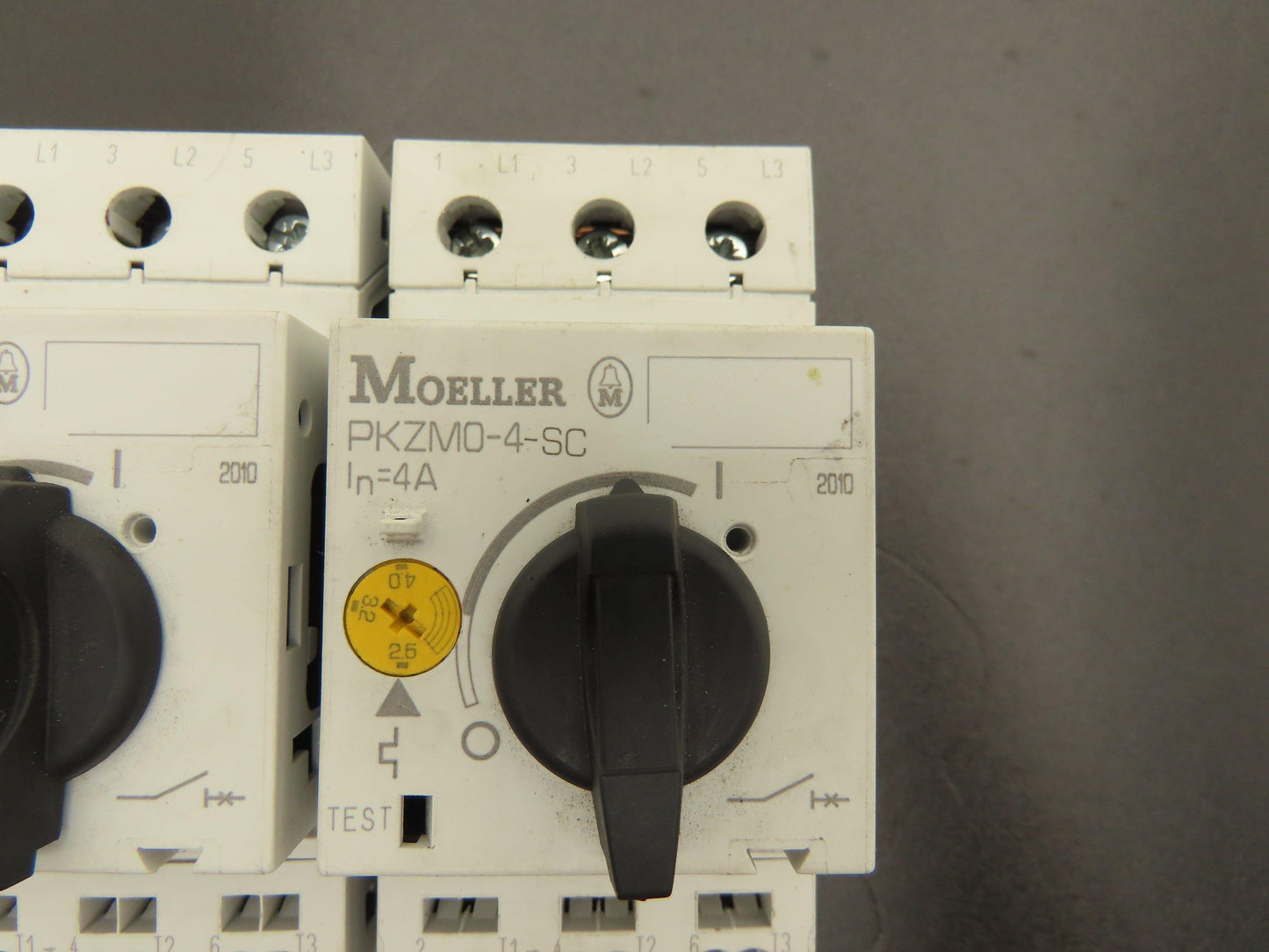 Moeller PKZM0 PKZM0-4-SC Manual Motor Starter 2.5-4A 3Hp 600vAC 3Ph Lot Of 3