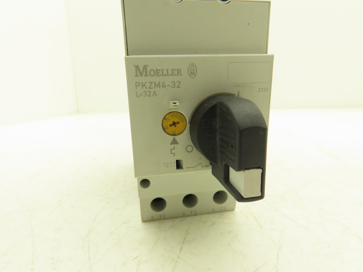 Moeller PKZM4-32 Manual Motor Starter 24-32A 30Hp 600vAC 3Ph