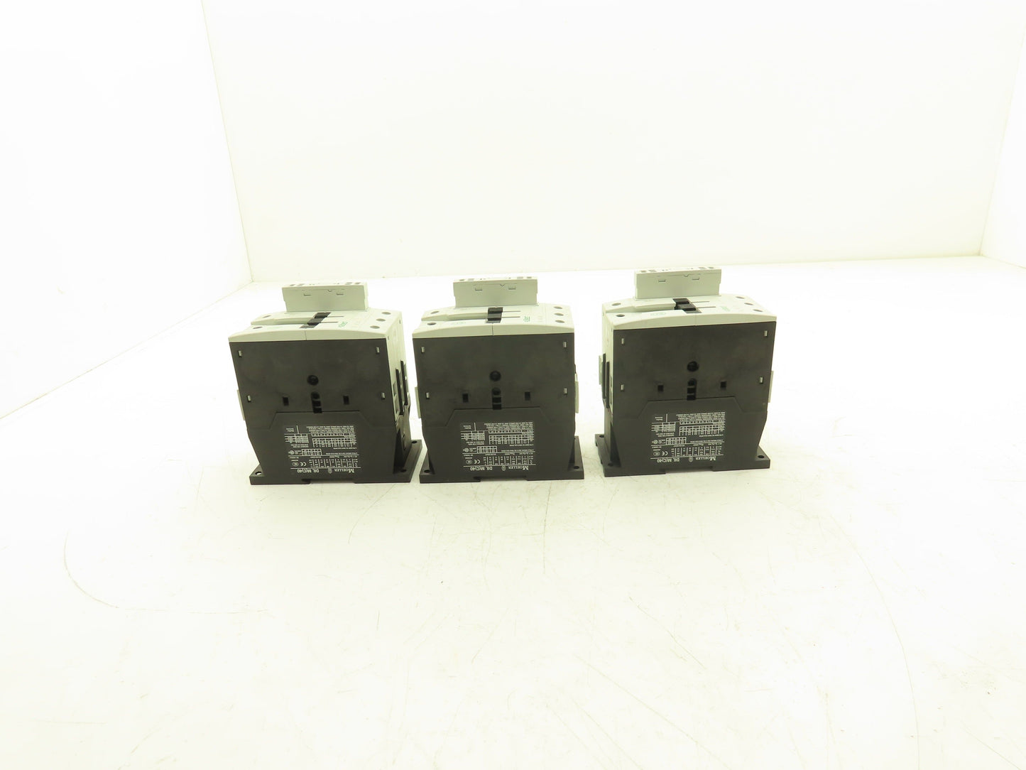 Siemens DIL MC40 Contactor 40Hp 600v 3Ph Lot of 3