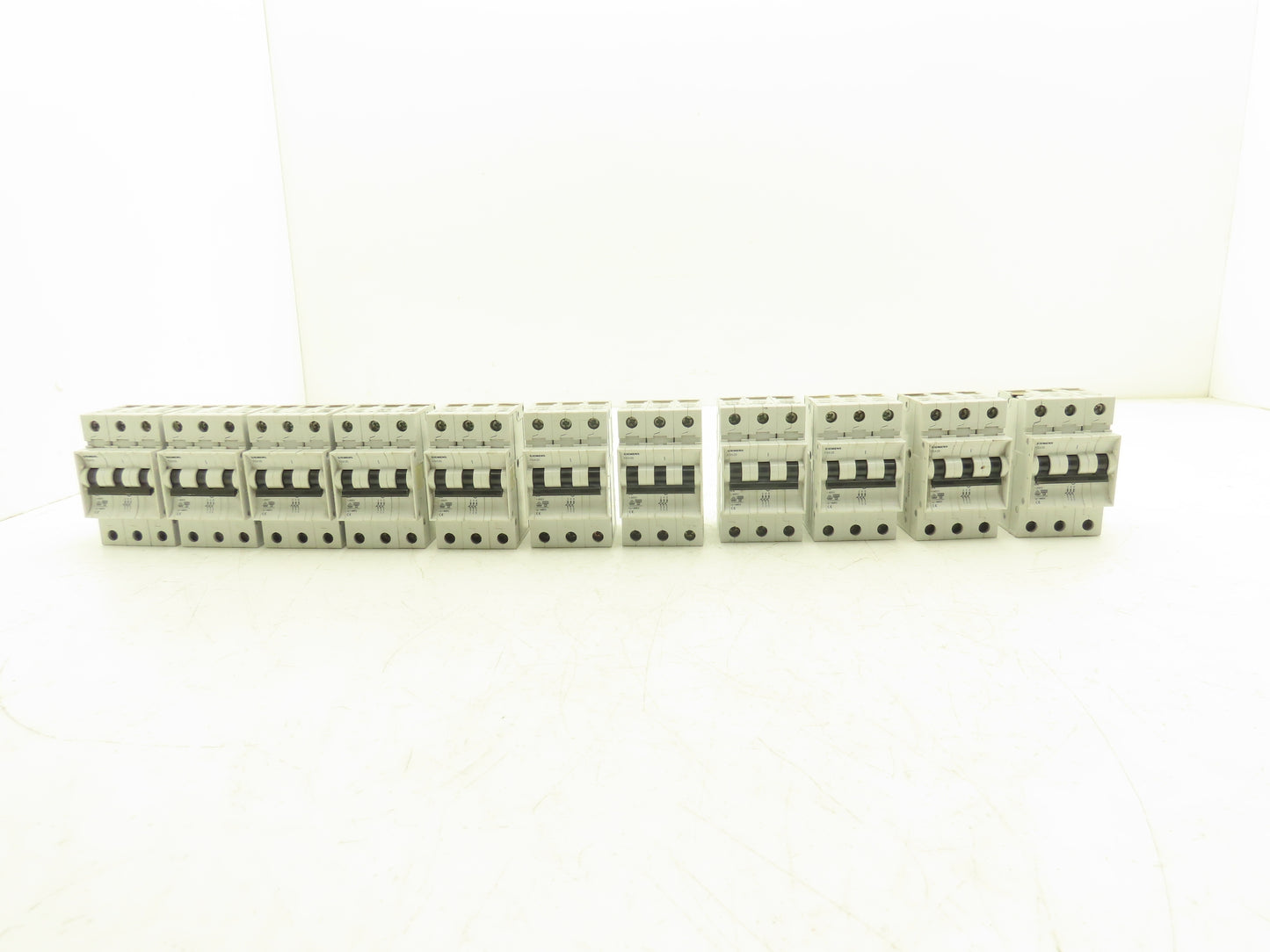 Siemens 5SX23 C2 Circuit Breaker 400VAC Lot of 11