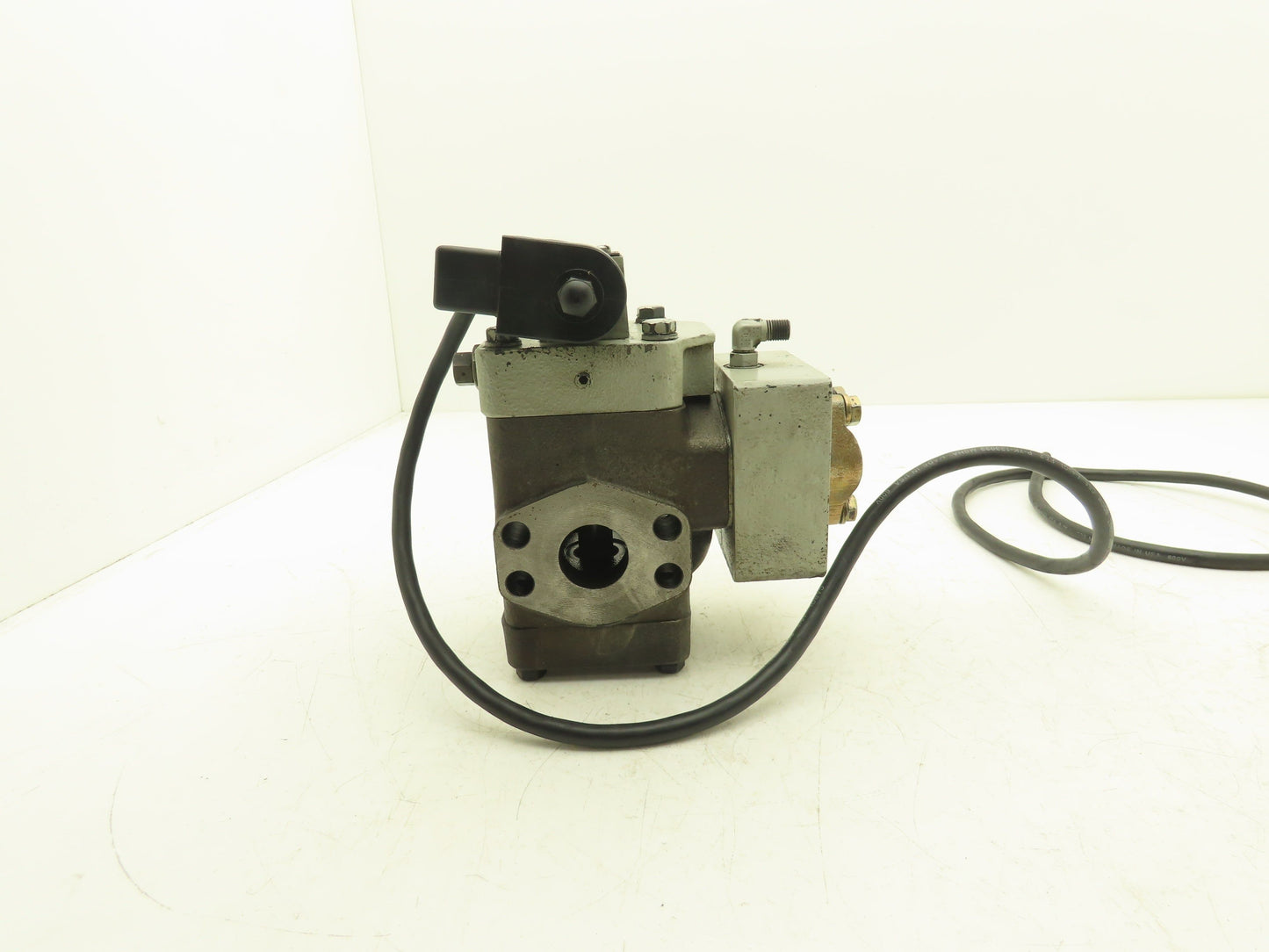 Pacific 10MJ26W15 Hydraulic Press Brake Advance Valve 3000psi P31 Solenoid 115V