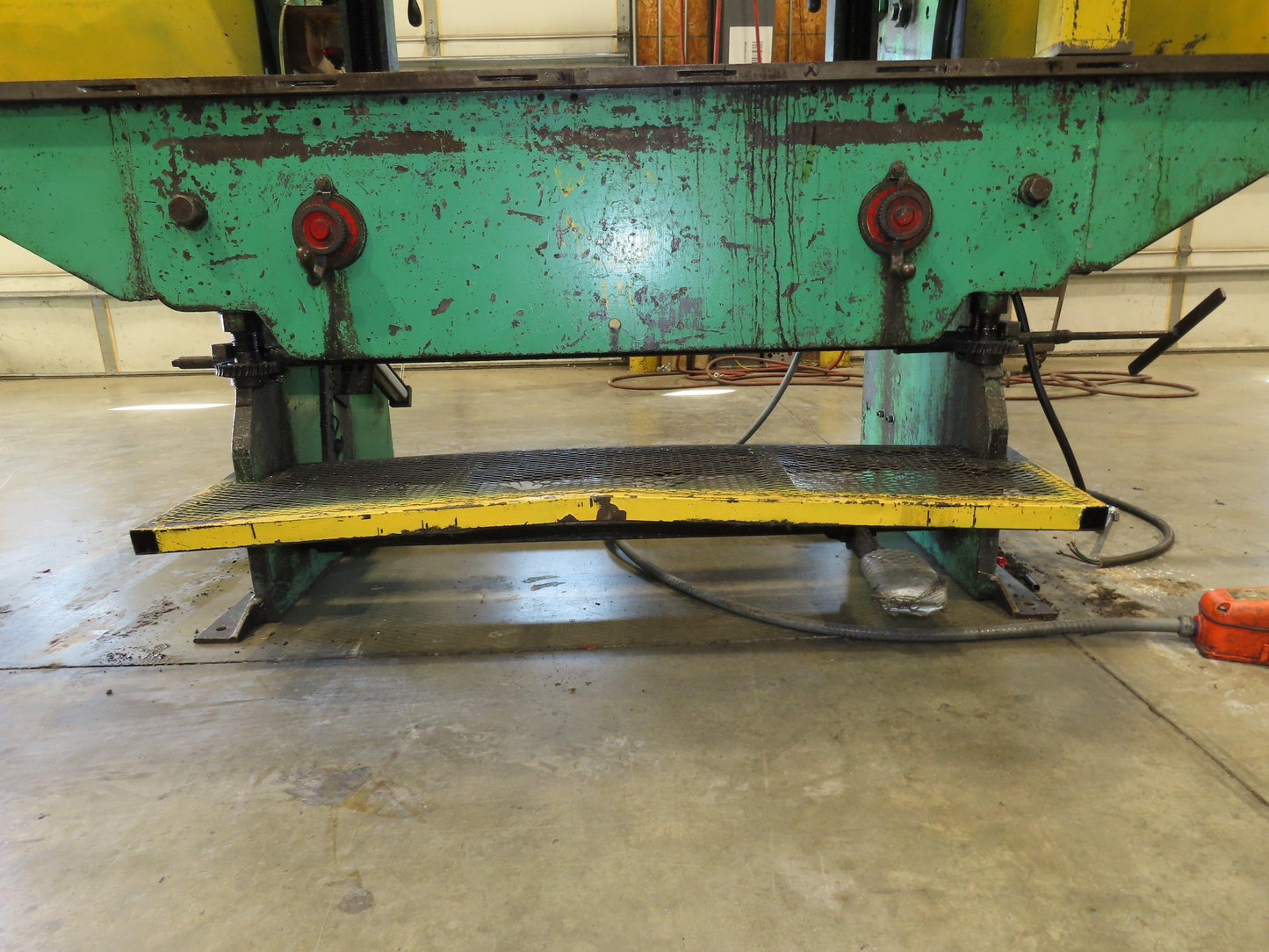 Chicago Mechanical Press Brake 8' Ram 2" Stroke 1.5Hp 460V