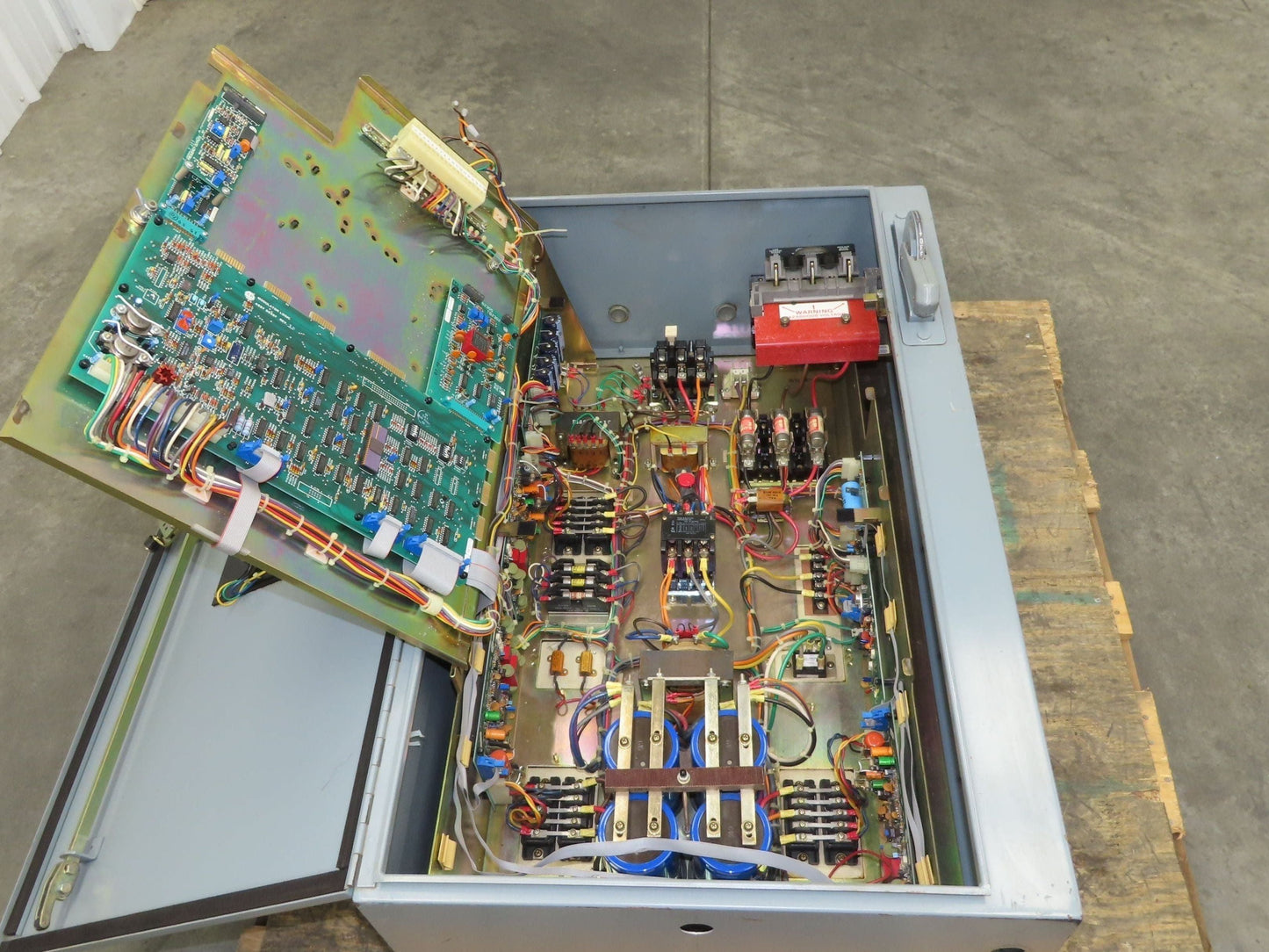 Allen Bradley 1334-FJB VFD Adjustable Frequency Drive 15Hp 460V 21A 3Ph Reman