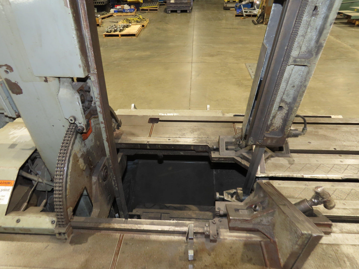 Marvel Series 8 Mark III 18"x 22" Vertical Tilt-Frame Band Saw