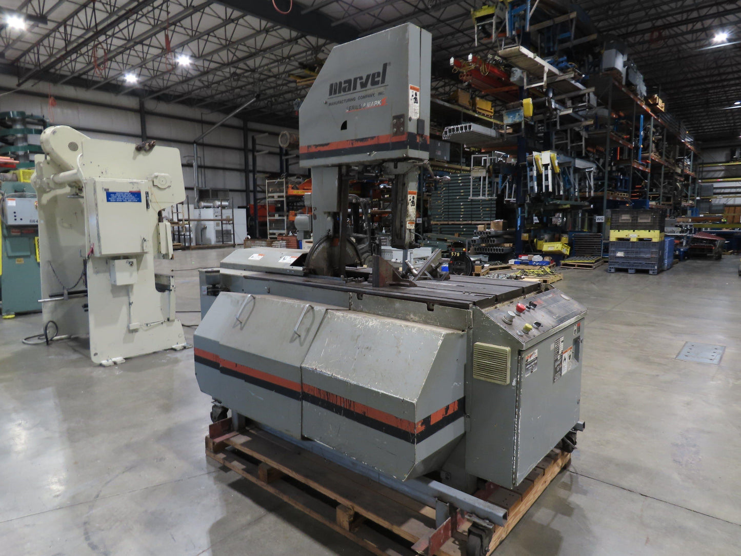 Marvel Series 8 Mark III 18"x 22" Vertical Tilt-Frame Band Saw