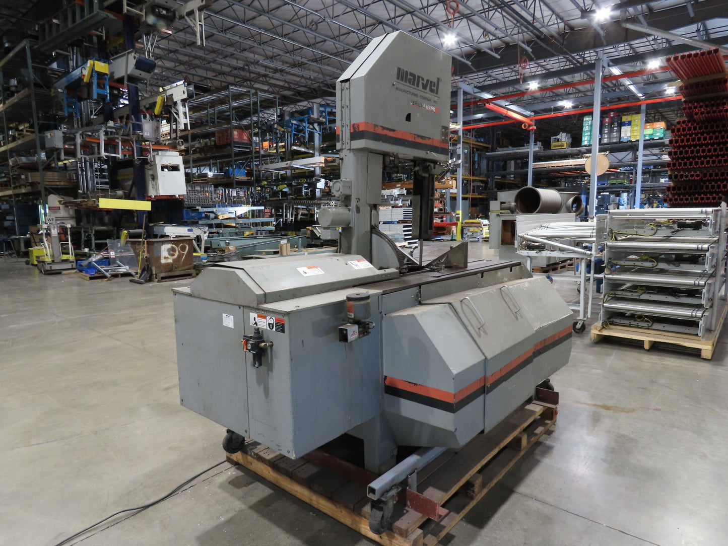 Marvel Series 8 Mark III 18"x 22" Vertical Tilt-Frame Band Saw