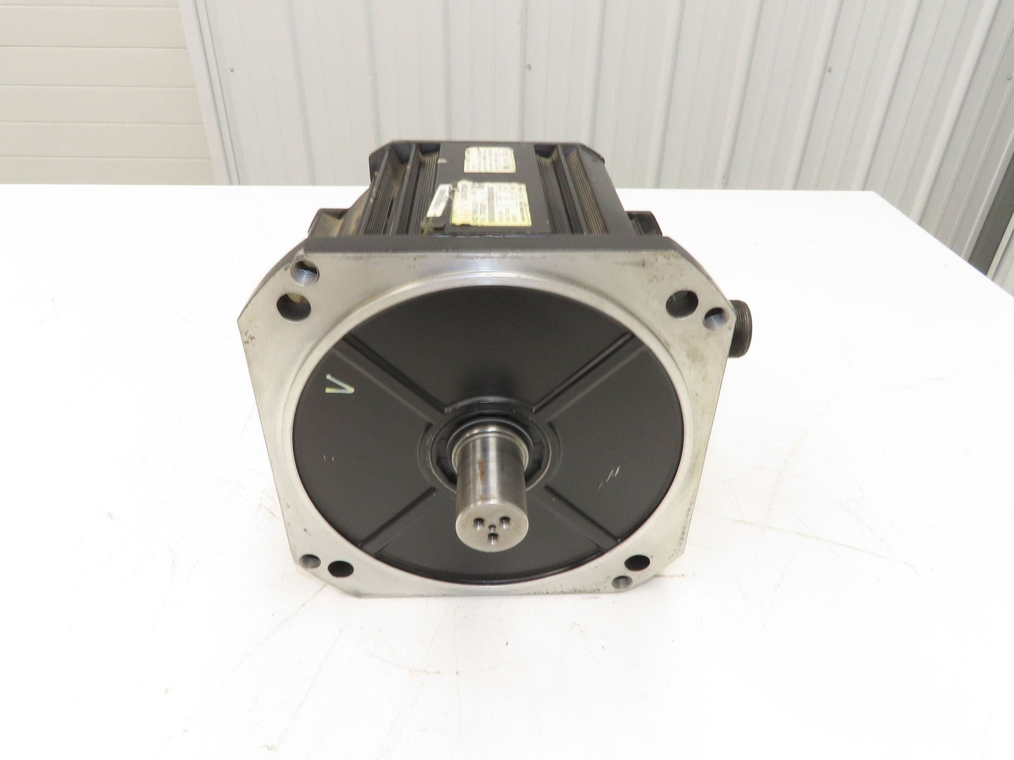 Okuma MFM452Q3V AC Servo Motor 4.5Kw 2000 RPM