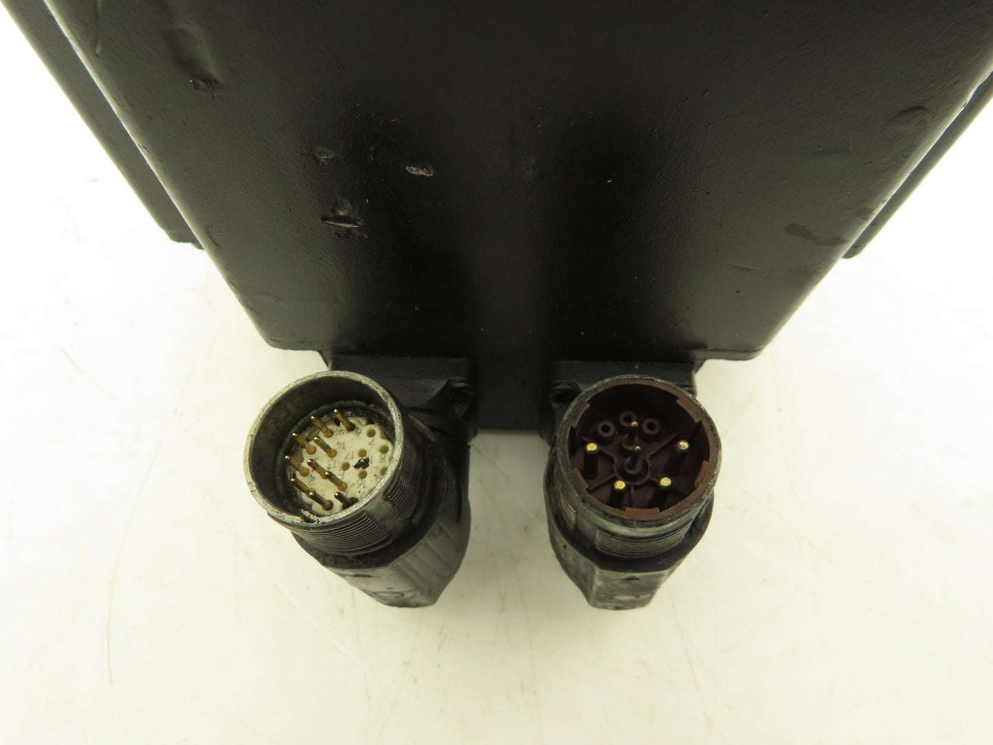 Allen Bradley MPL-B540D-MJ74AA Kinetix AC Servo Motor 4.67Hp 2000 RPM 460V 3PH