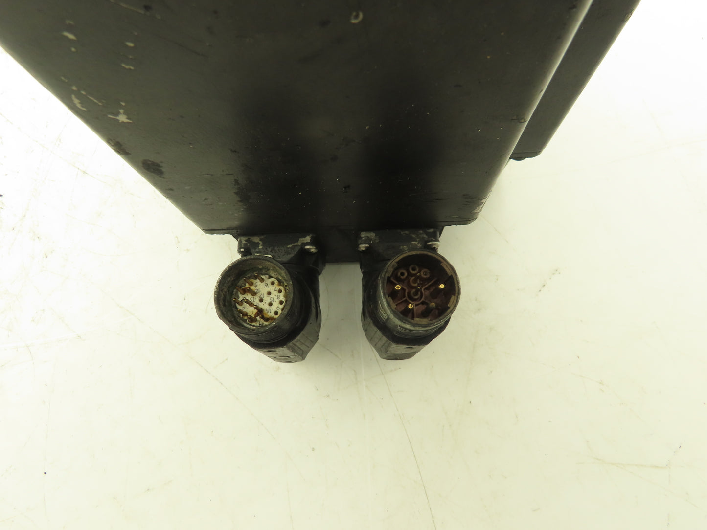 Allen Bradley MPL-B540D-MJ74AA Kinetix AC Servo Motor 4.67Hp 2000 RPM 460V 3PH