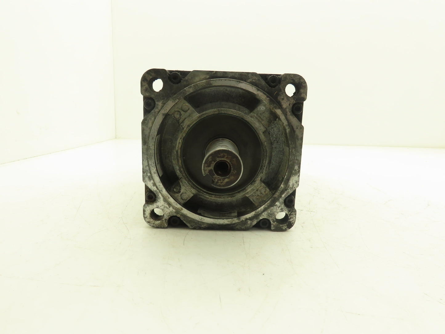 Allen Bradley MPL-B540D-MJ74AA Kinetix AC Servo Motor 4.67Hp 2000 RPM 460V 3PH