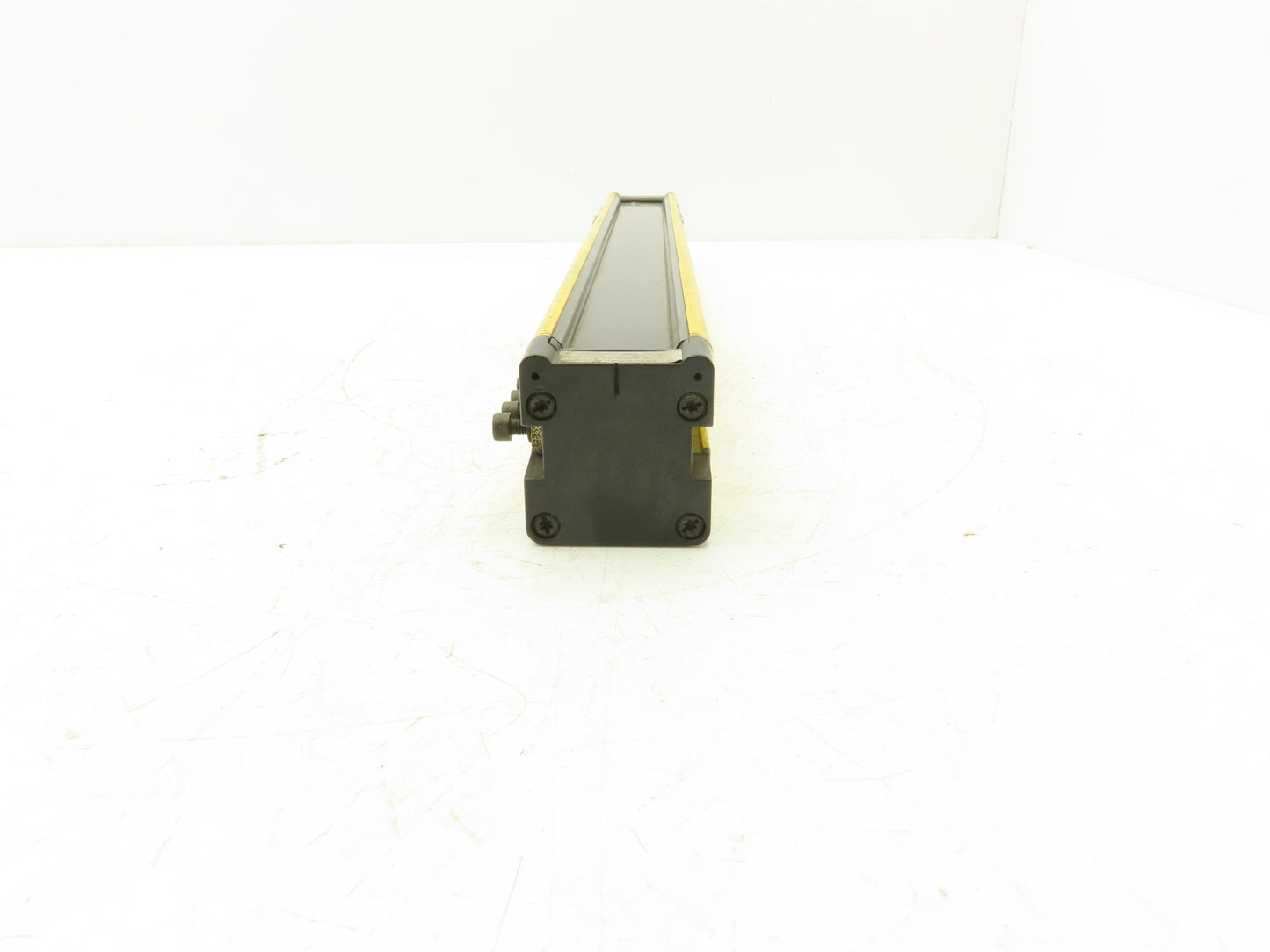 Allen Bradley 440L-T4D0450-N Light Curtain Transmitter Guardmaster POC-30