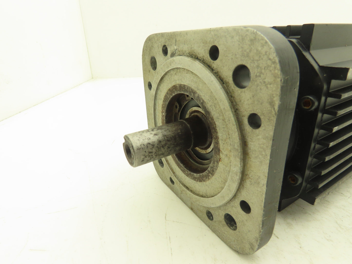Allen Bradley 1326AS-B460F-21 AC Servo Motor 2.8kW 4300 RPM 460V 3PH