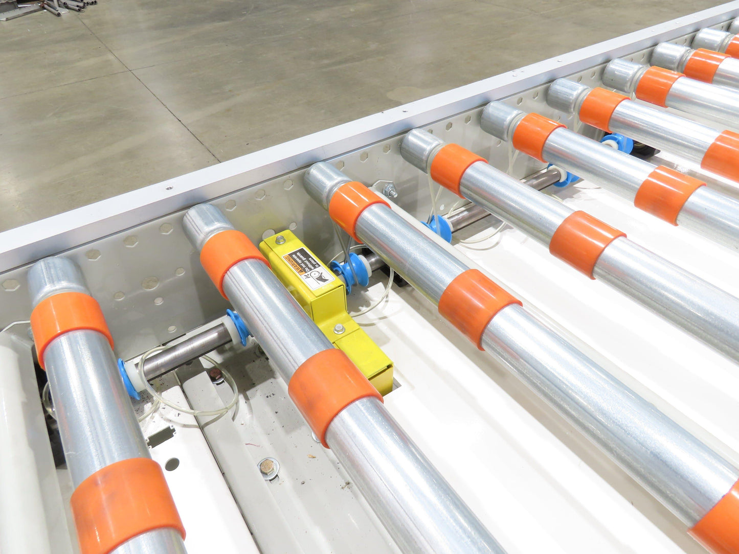 Roach 44"x 6' Live Roller Conveyor 41"BF Line Shaft O-Ring Drive 460V 3PH 106fpm