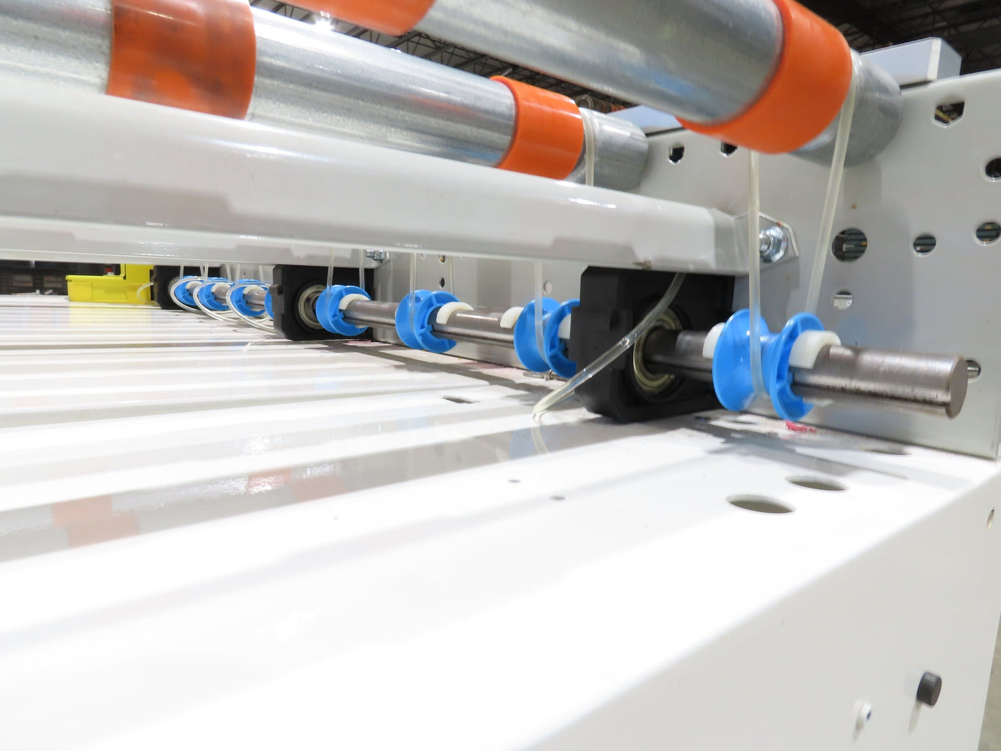 Roach 44"x 6' Live Roller Conveyor 41"BF Line Shaft O-Ring Drive 460V 3PH 106fpm