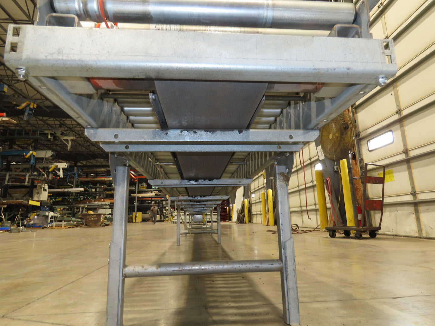 Automotion 24"x 45' Belt Drive Zero Pressure Roller Conveyor 460V Center Drive
