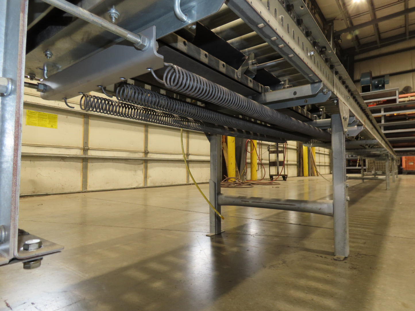 Automotion 24"x 45' Belt Drive Zero Pressure Roller Conveyor 460V Center Drive