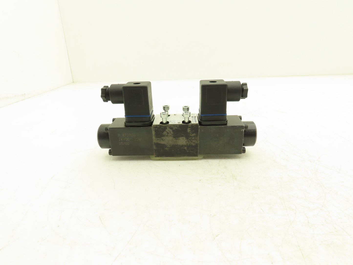 Bucher WEDA-43-D-4-V-1 Hydraulic Directional Control Solenoid Valve 4/3 24VDC