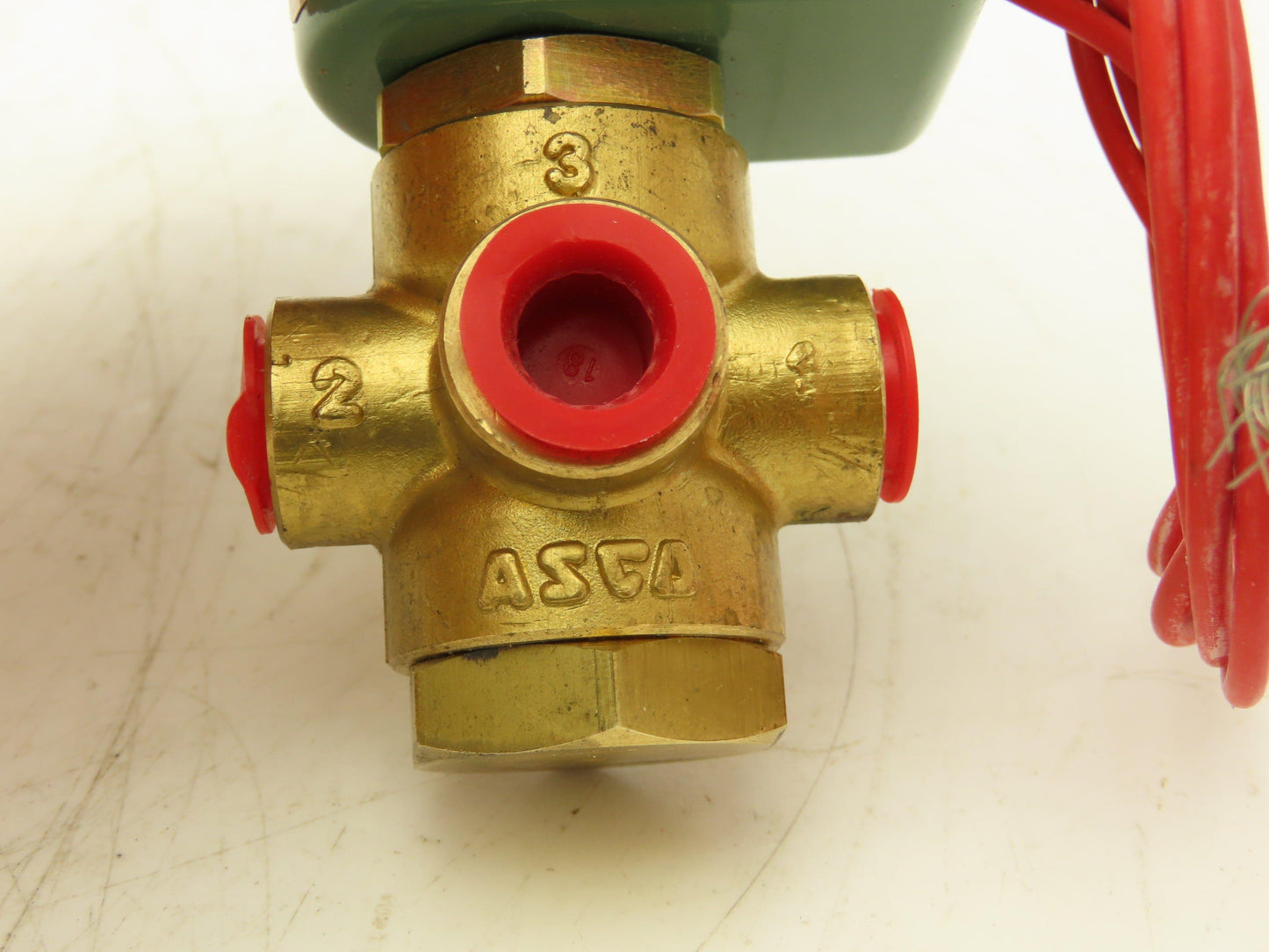 Asco Redhat 8320A023 Solenoid Valve 3-Way 40 PSI 1/4 NPT NC 120V T811803