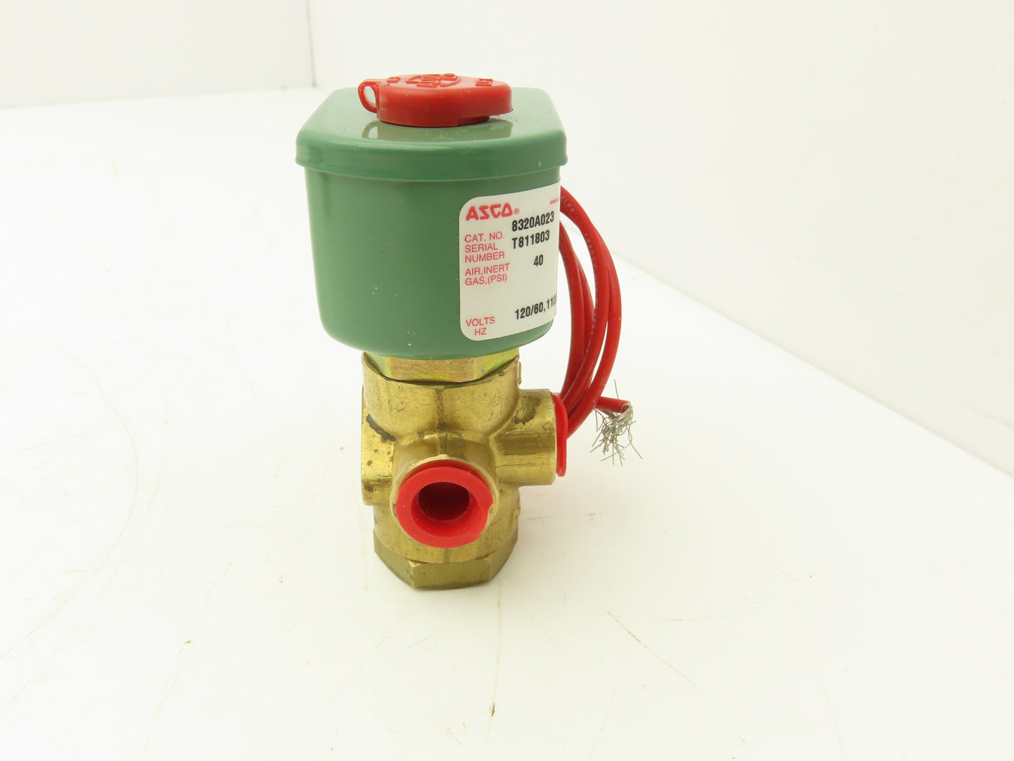 Asco Redhat 8320A023 Solenoid Valve 3-Way 40 PSI 1/4 NPT NC 120V T811803