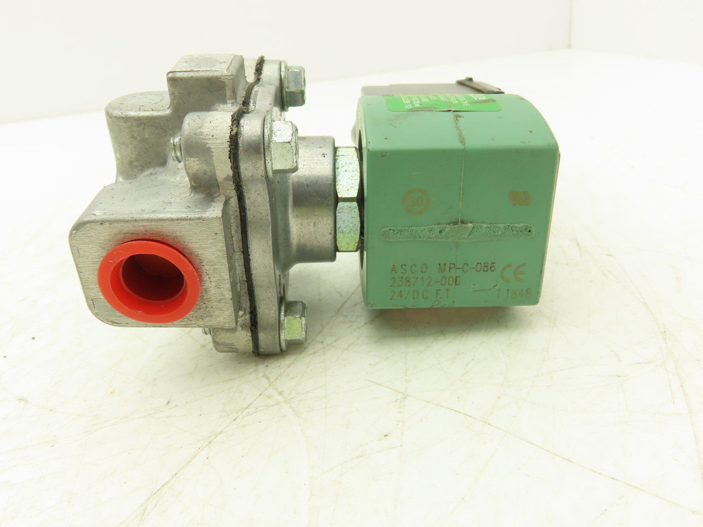 Asco Redhat JKF8215G010 Solenoid Valve 2-Way 25 PSI 3/8 NPT 24 NC VDC