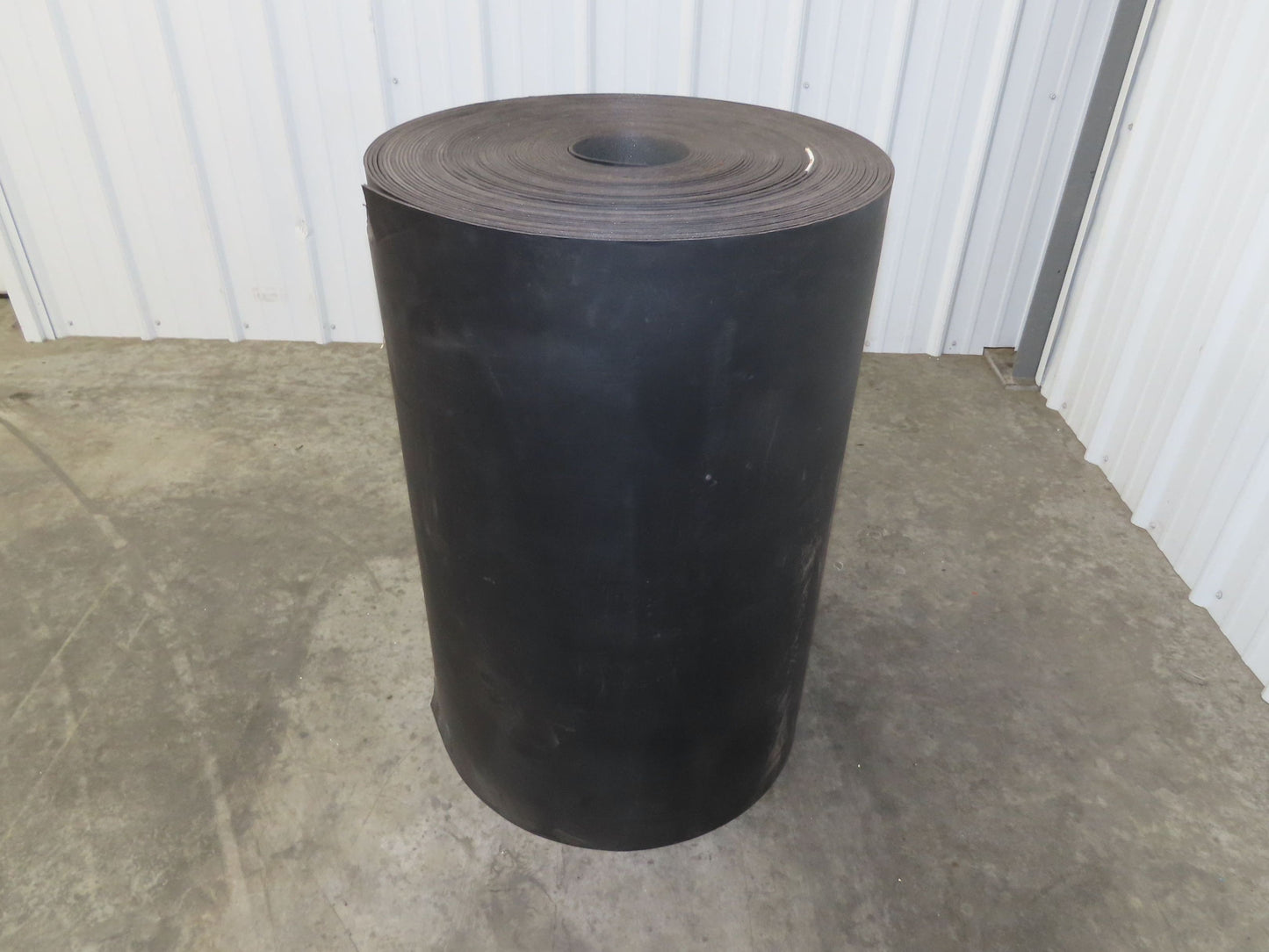 32"W x 178'L Conveyor Belt Foam Backed Soft Top Rubber Cover Black