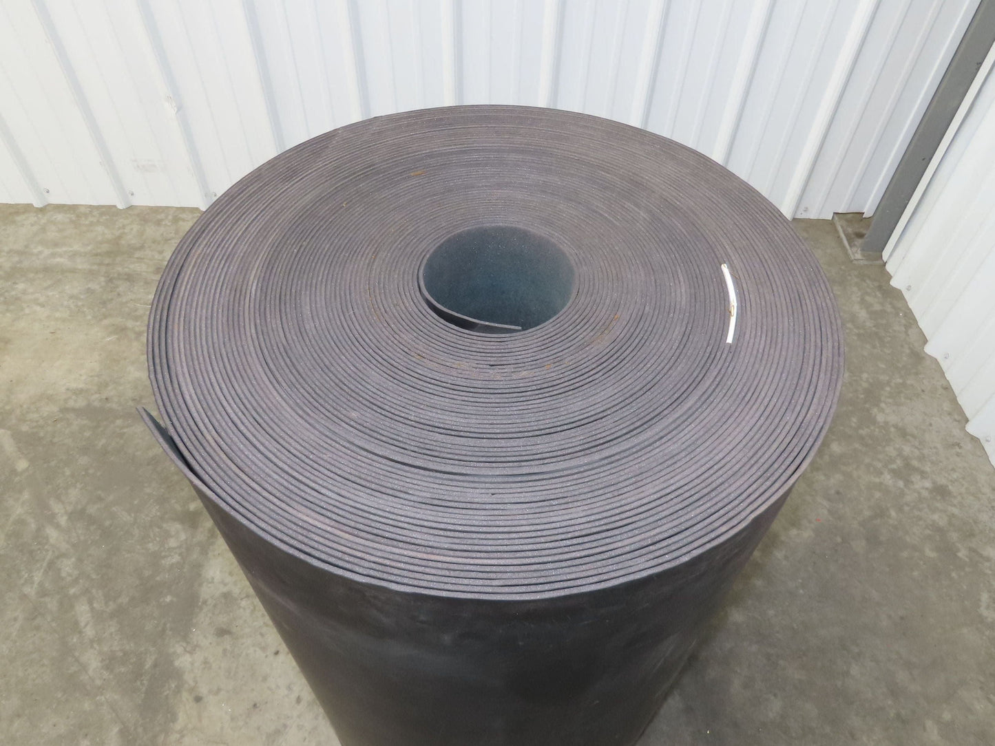 32"W x 178'L Conveyor Belt Foam Backed Soft Top Rubber Cover Black