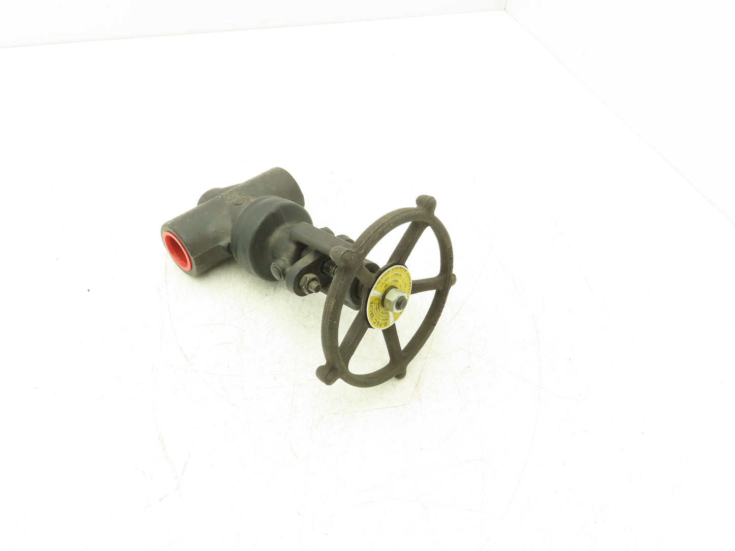 R-P&C FWB80-D Globe Valve Forged Steel 1" NPT Rising Stem
