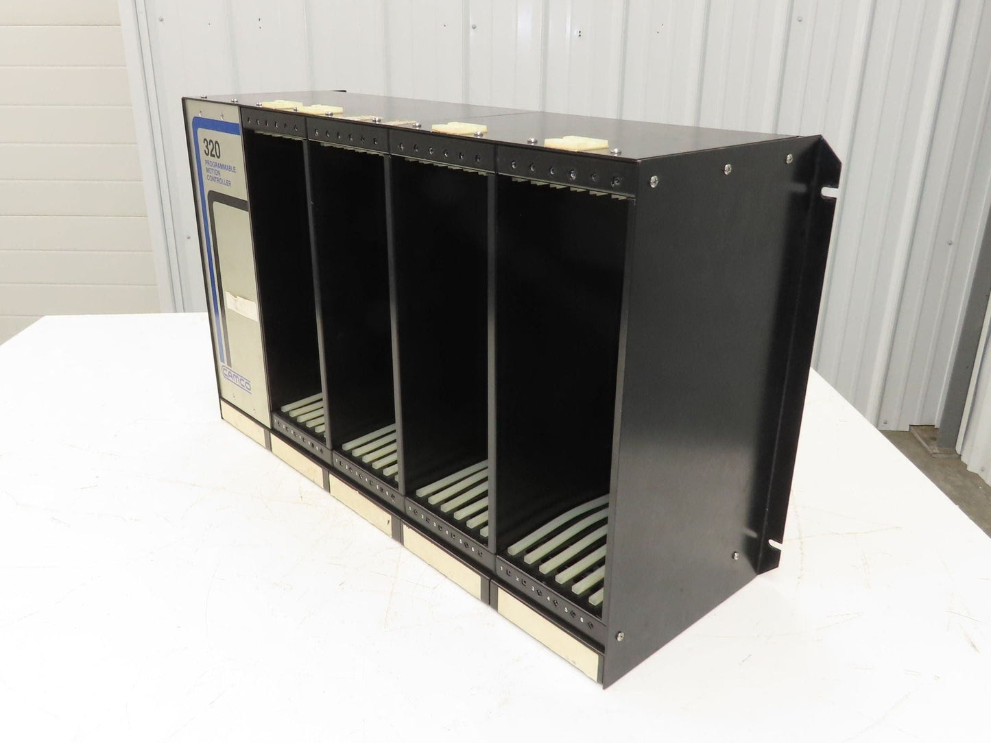 Camco 320C-04 Chassis 320 Programmable Motion Controller Chassis