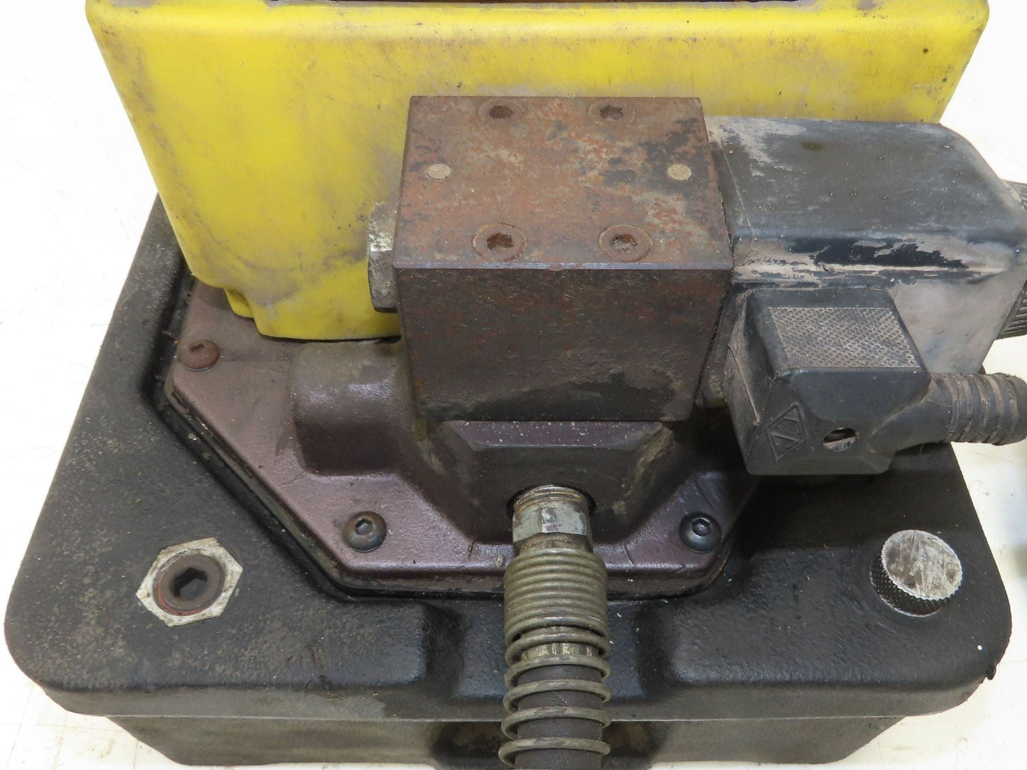 Enerpac PUJ1201B Hydraulic Pump 10000psi 1/2Hp with 3-Way Valve 115V 1PH