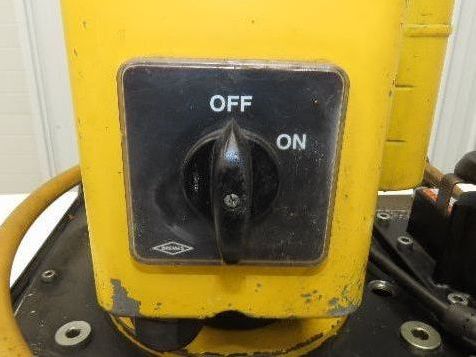 Enerpac ZE3220MB Hydraulic Pump 10000psi 1Hp 115V Oil Flow @ 100psi 450in³/Min