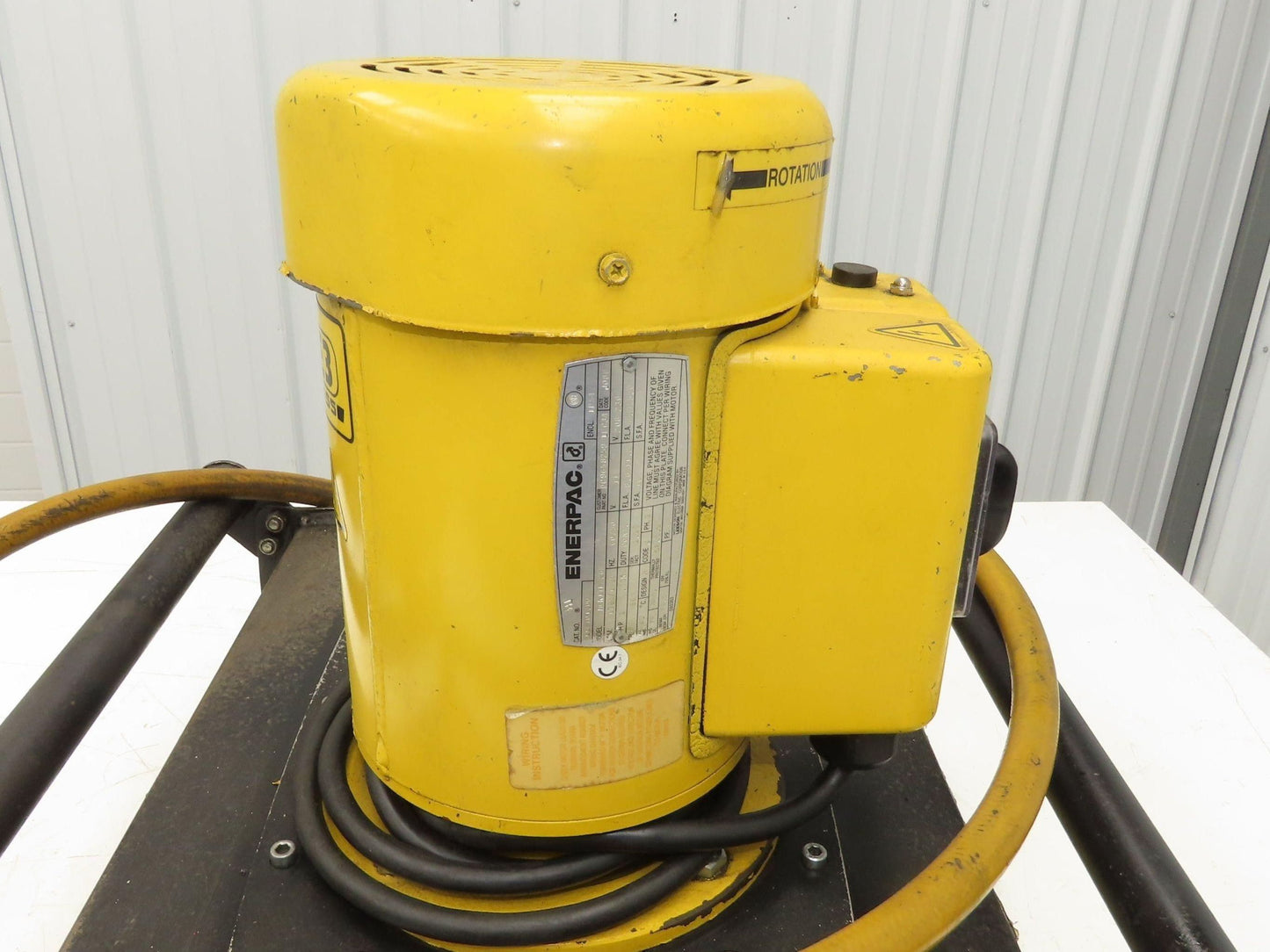 Enerpac ZE3220MB Hydraulic Pump 10000psi 1Hp 115V Oil Flow @ 100psi 450in³/Min