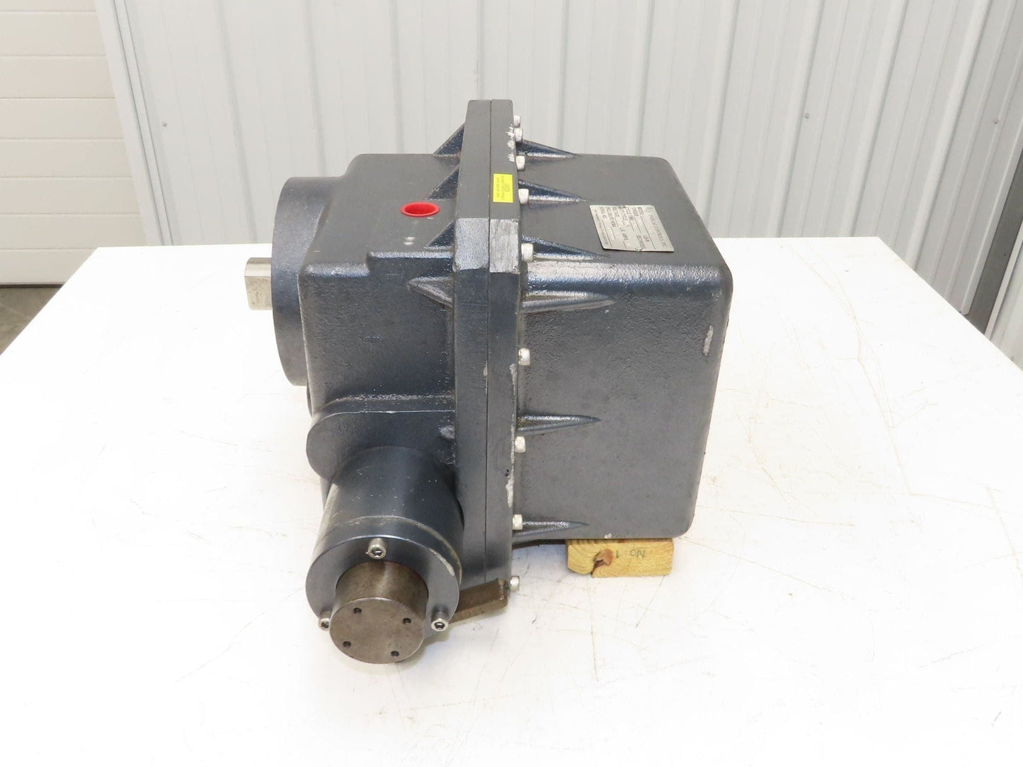 Indelac Controls 7K4B-68 Electric Valve Actuator 115V 7020 In-Lb K Series