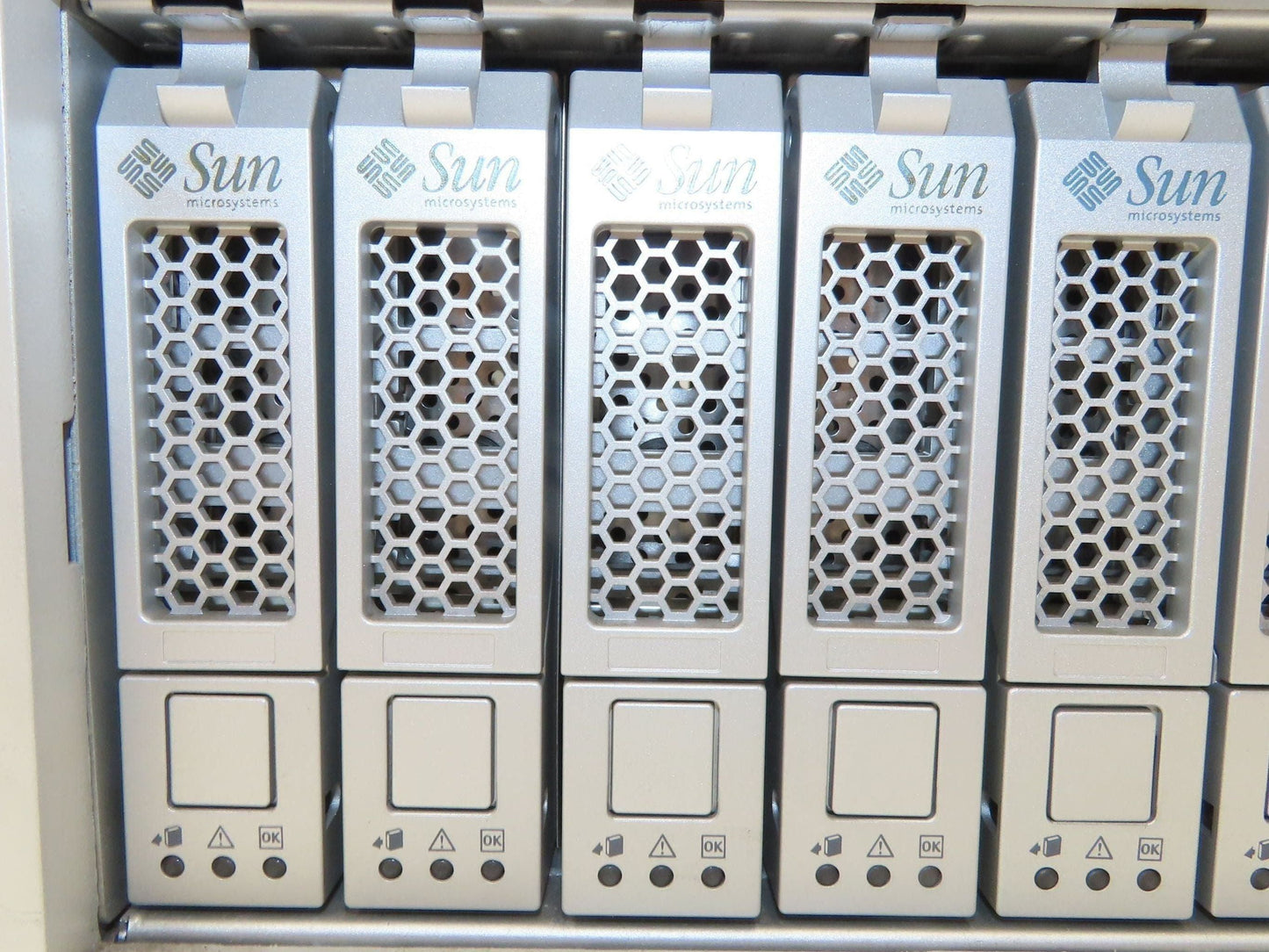 Sun StorageTek CSM200-EU 16-Bay RAID Fibre Channel 3.5" NO HDDs NO PSUs