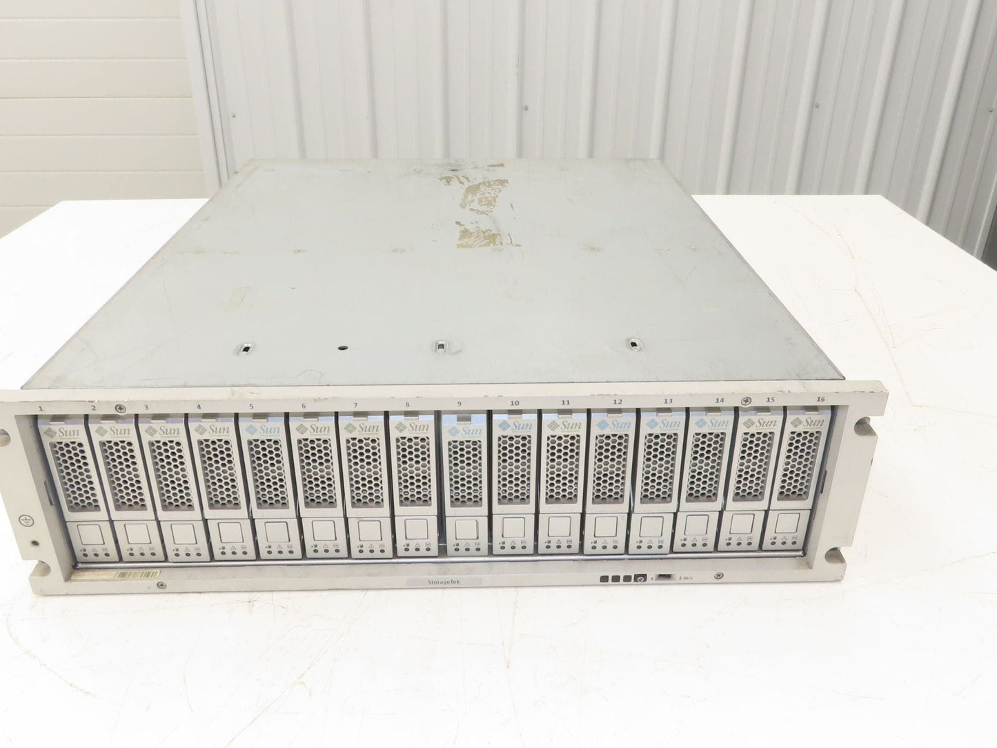 Sun StorageTek CSM200-EU 16-Bay RAID Fibre Channel 3.5" NO HDDs NO PSUs